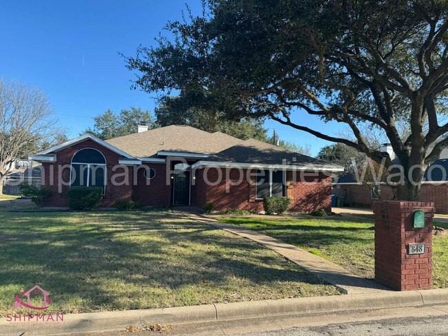 Primary Photo - 848 Eagles Nest Dr