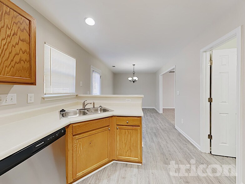 Building Photo - 1481 Mitchell Glen St