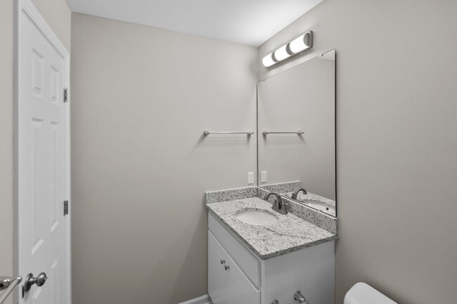 Building Photo - Newly Constructed 2 & 3 bedroom Cross Creek Townhomes in the heart of Greenville, NC