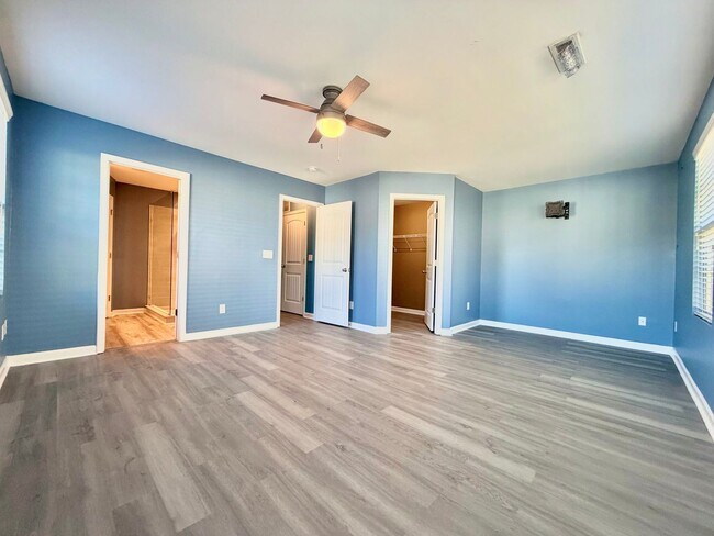 Building Photo - Updated 3BR Townhome | Community Pool, Gym, Pickleball, & Tennis Courts | Easy RTP Access