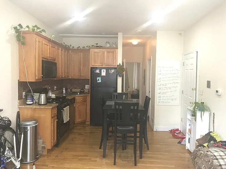 Building Photo - 79 Highland St