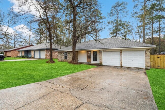 Primary Photo - 3527 Willie Way