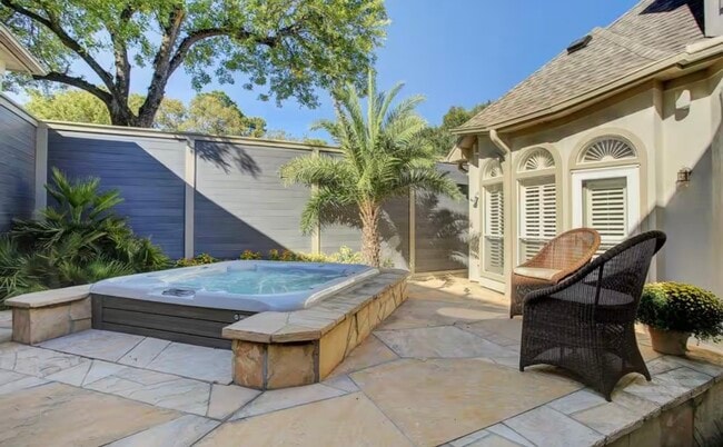 Building Photo - 2133 Bering Dr