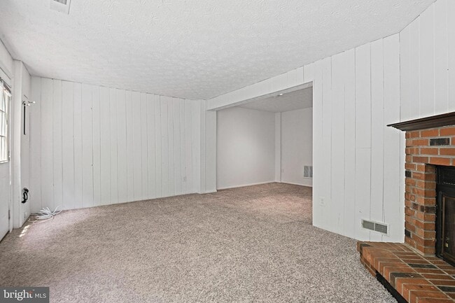 Building Photo - 1646 Barnstead Dr
