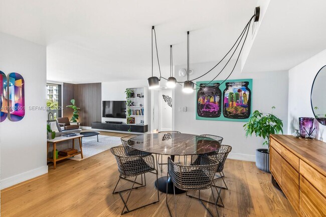 Building Photo - 1111 Crandon Blvd