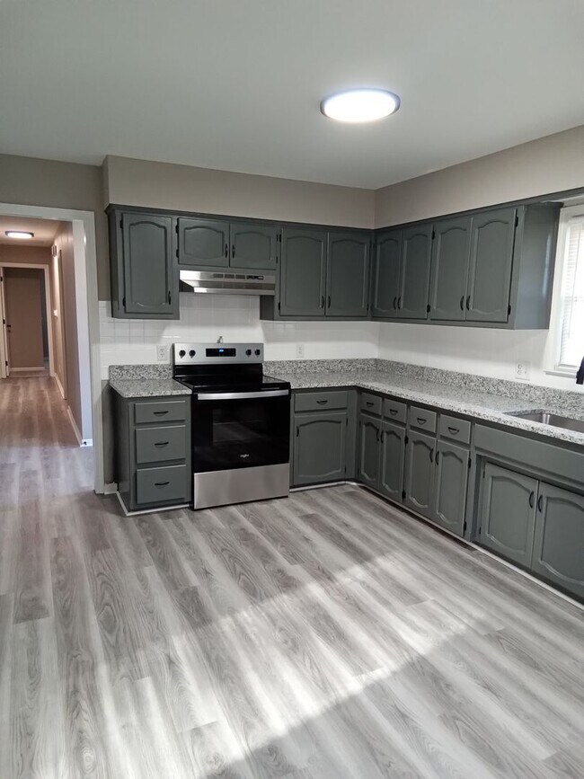 Building Photo - Coming soon! Newly Renovated SF in Liberty