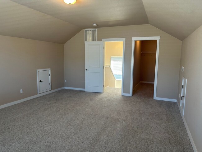 Building Photo - 3048 Puget Meadow Loop NE