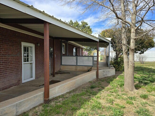 Building Photo - 3006 N County Rd 3500
