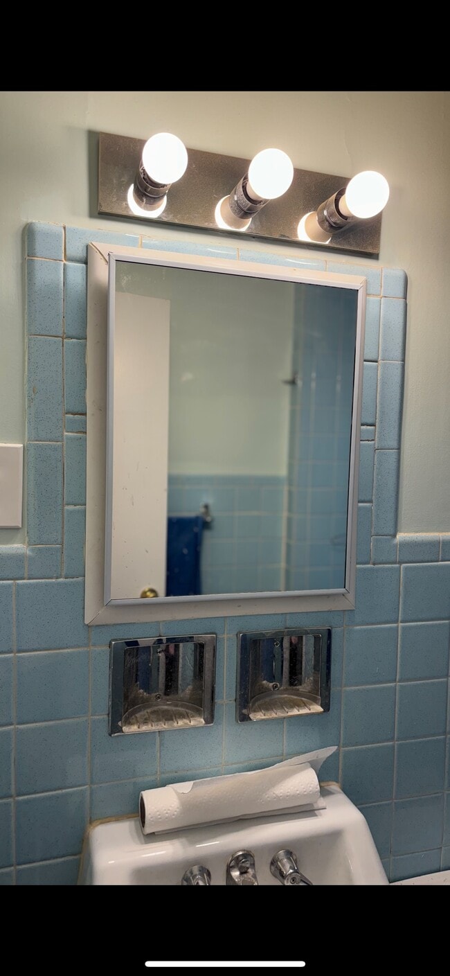 Building Photo - 21 Hertz Ct
