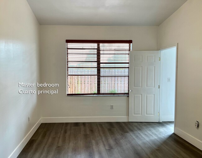 Master bedroom (Cuarto principal) - 6706 NW 188th Ter