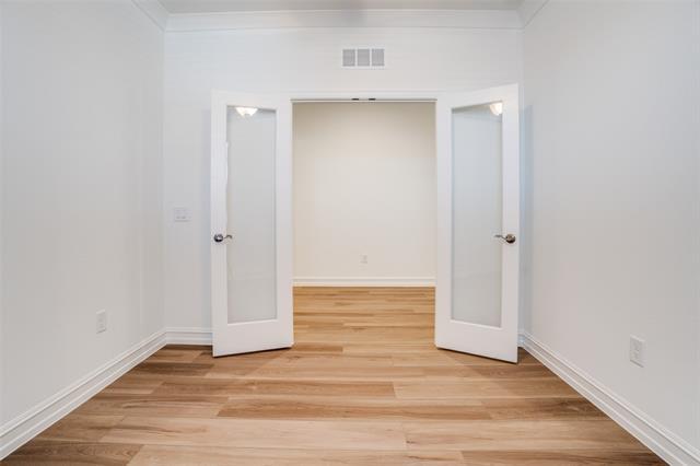 Building Photo - 1600 Tyler Dr