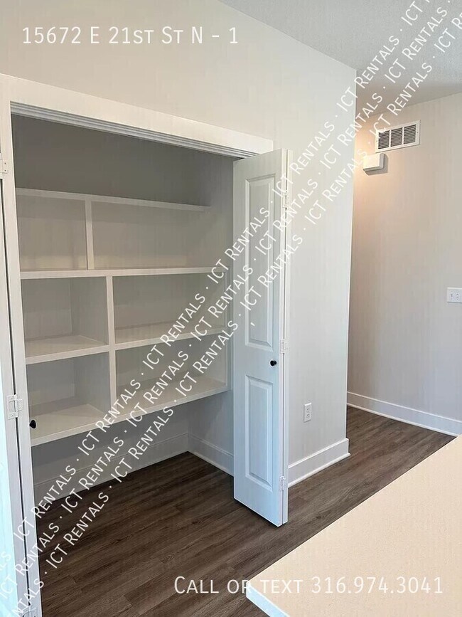 Building Photo - 15672 E 21st St N