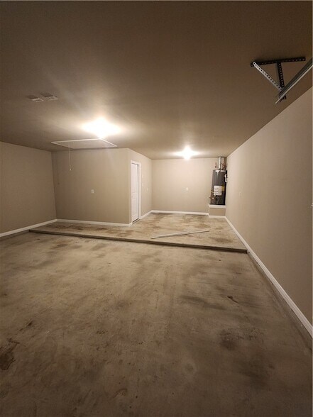 Building Photo - 4015 Dunlap Loop