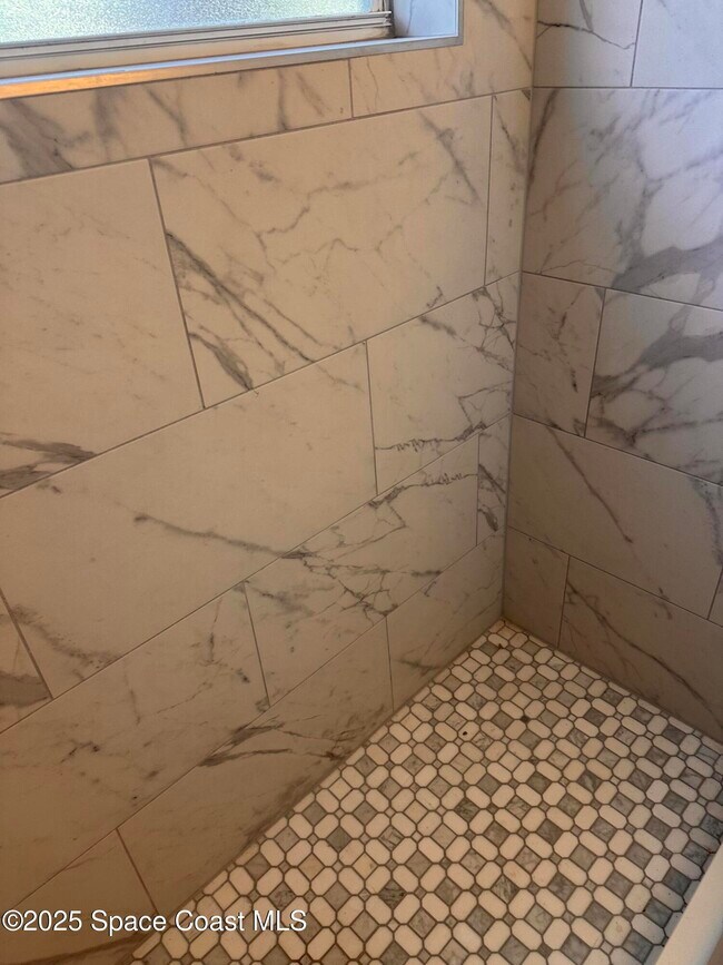 Building Photo - 140 Niemira Ave