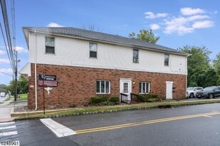 Building Photo - 104 Ridgedale Ave