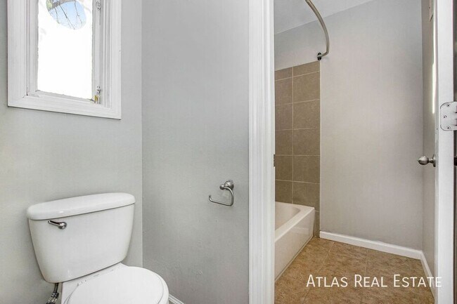 Building Photo - 8036 Reinhardt Ln