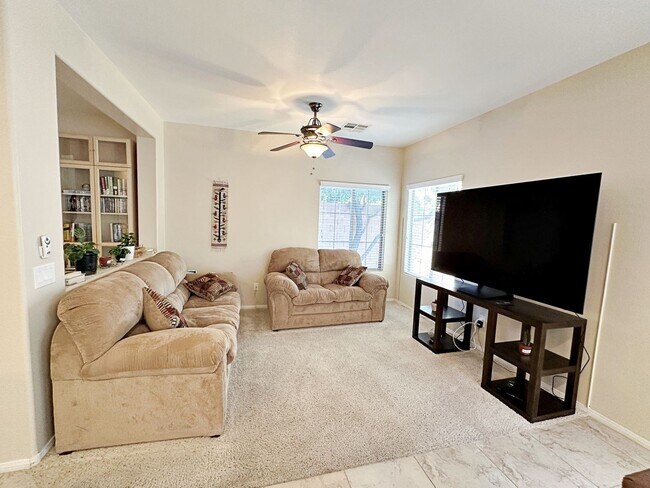 Building Photo - 3 BEDROOM + LOFT HOME IN GATED COMMUNITY I...