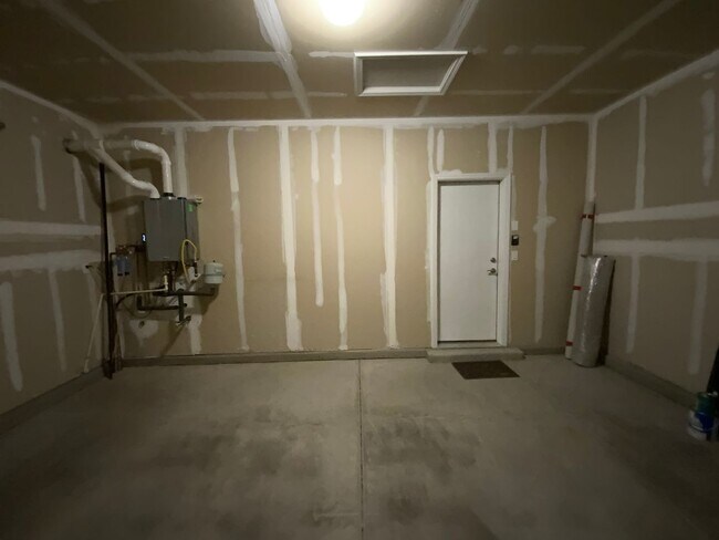 Building Photo - 3 Bedroom Single Story Home in Loma Colora...