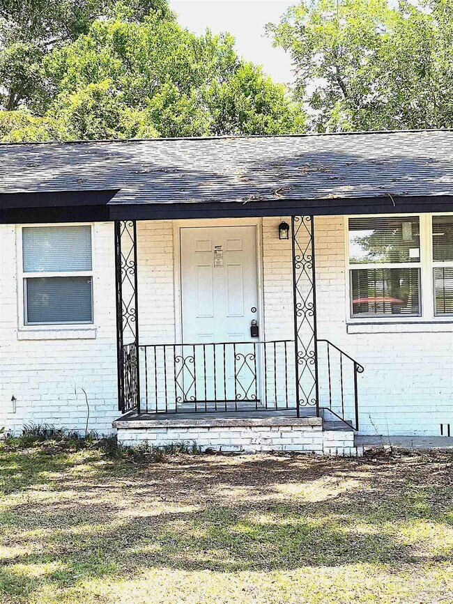 Building Photo - 206 Shadow Lawn Ln