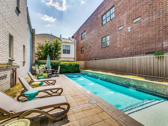 Building Photo - 3911 Wycliff Ave