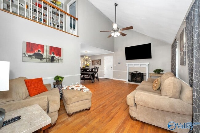 Building Photo - 404 Cloverleaf Dr