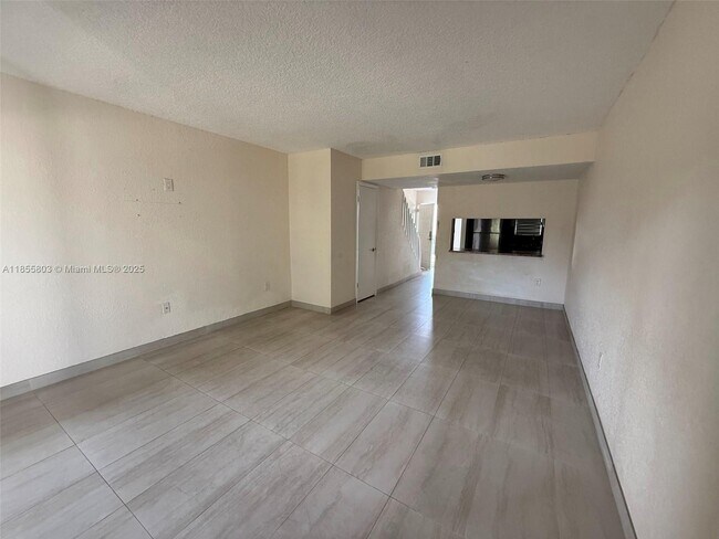 Building Photo - 2740 W 76th St