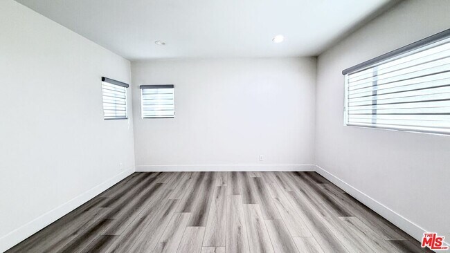 Building Photo - 11836 Rialto St