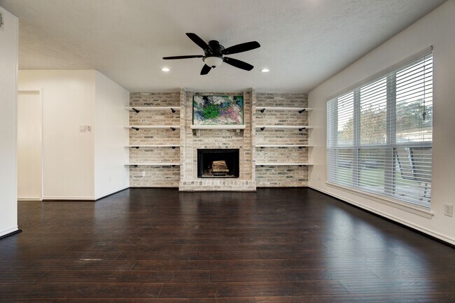 Building Photo - 121 Misty Brook Ln