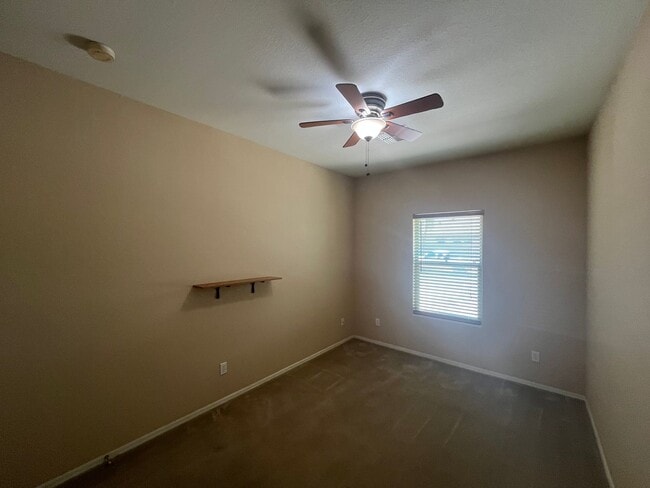 Building Photo - Free June Rent! Spacious 3-Bedroom Home in...