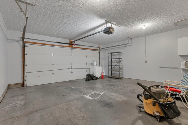 Building Photo - 2623 Landings Way