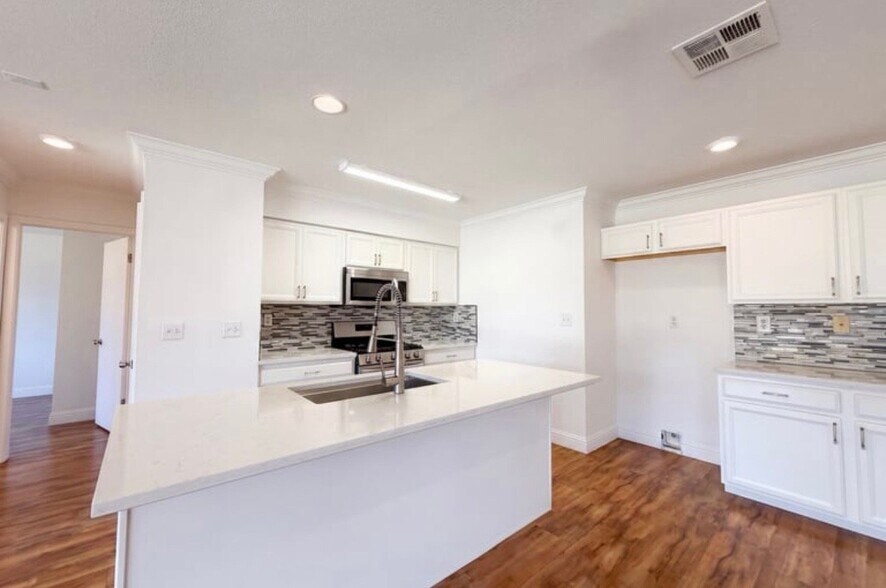 Building Photo - 8406 Orchard Creek Way