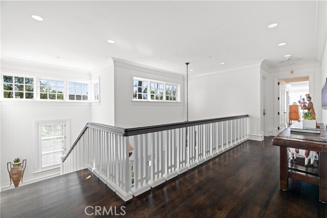 Building Photo - 2411 Bayshore Dr