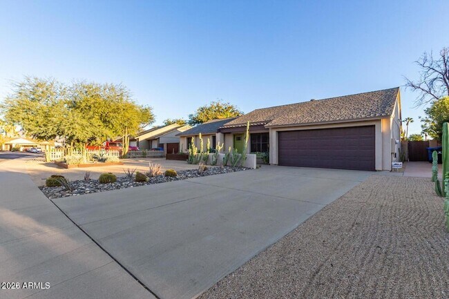 Building Photo - 6501 E Sandra Terrace