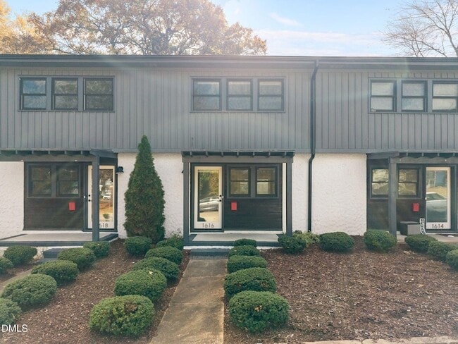 Primary Photo - 1616 Boyer St