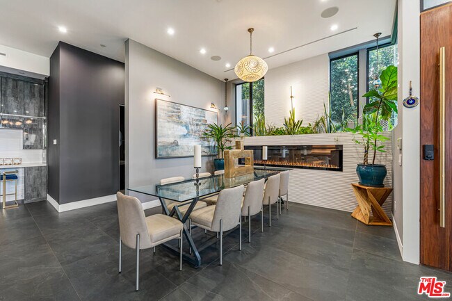 Building Photo - 3712 Broadlawn Dr