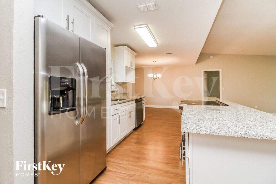 Building Photo - 1013 Taproot Dr