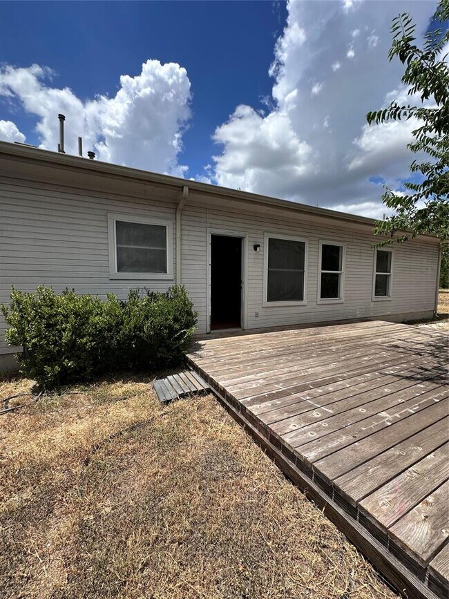 Building Photo - 4500 Silverstone Dr