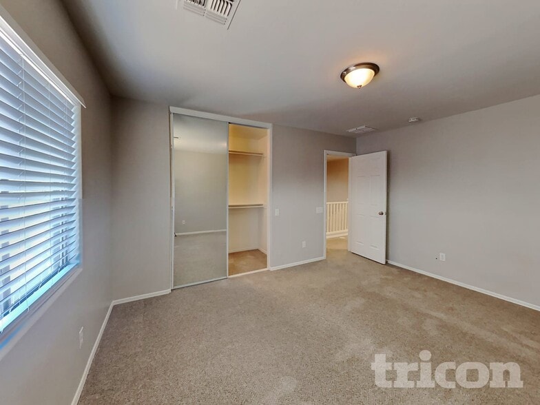 Building Photo - 43371 W Elizabeth Ave