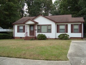 Building Photo - 3 bed/ 1 bath home 5 minutes to Ft Benning