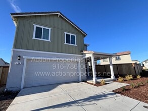 Building Photo - New Home: Amoruso Ranch Roseville:Solar DR Horton 4 Bedroom 2.5 Bath, Open Floor Plan,