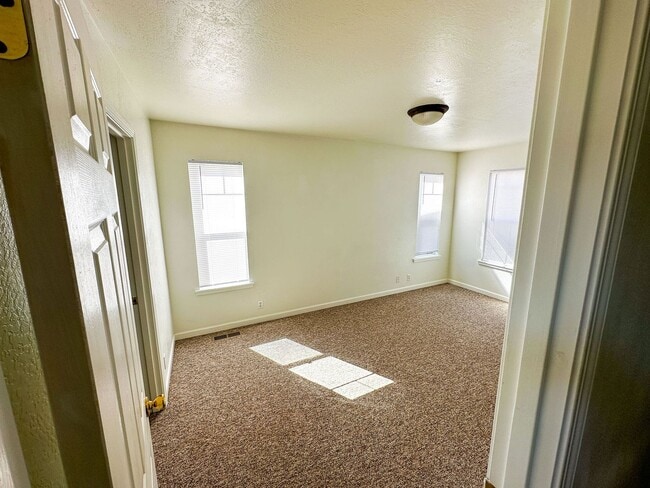 Building Photo - Two Story Custom Home in Arcata!