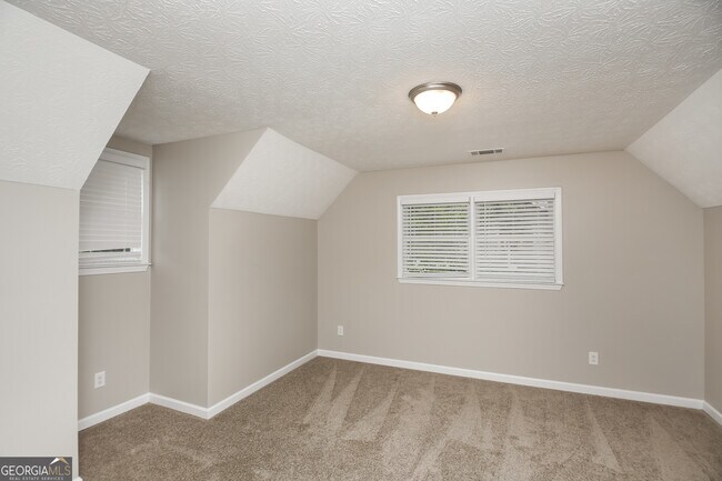 Building Photo - 133 Oak Landing Cir