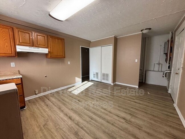 Building Photo - 4910 Porterfield Dr