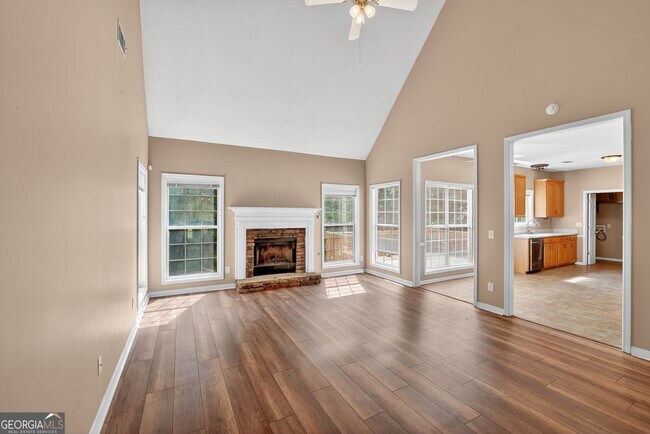 Building Photo - 158 Windsor Cir