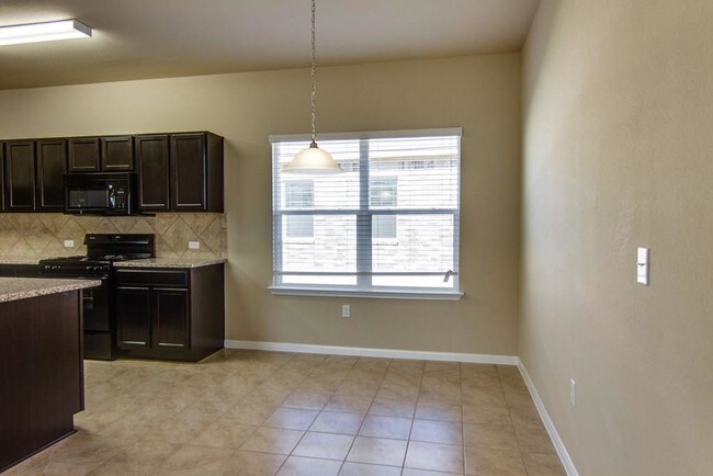 Building Photo - 605 Brashear Ln
