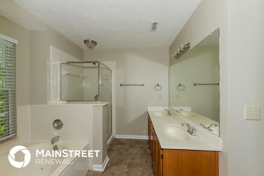 Building Photo - 1129 Mistletoe Cir