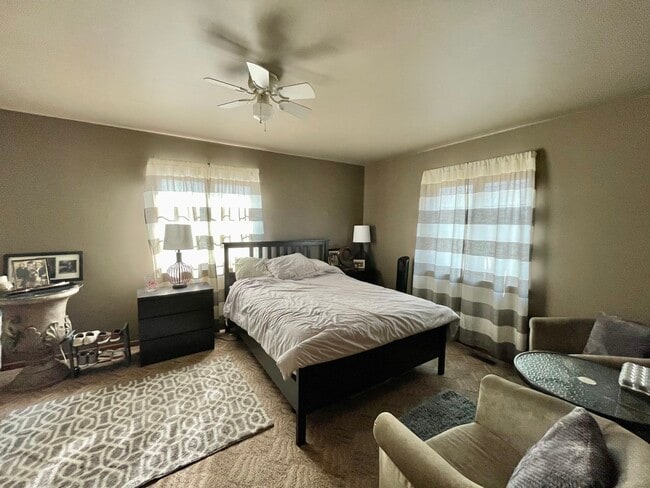 Building Photo - 76 W Washington St