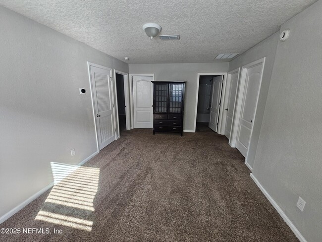Building Photo - 8476 Julia Marie Cir