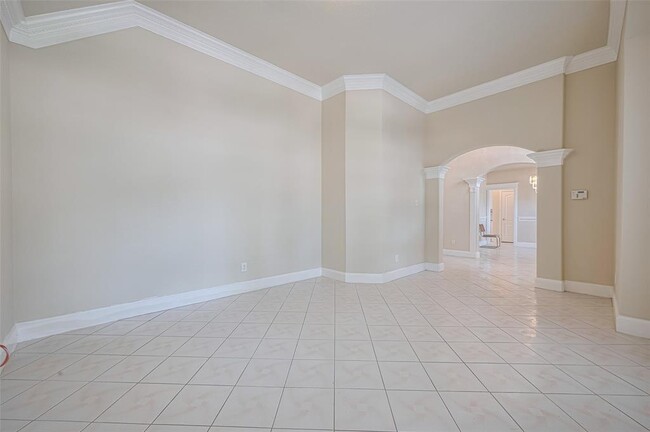 Building Photo - 14203 Torrey Village Dr