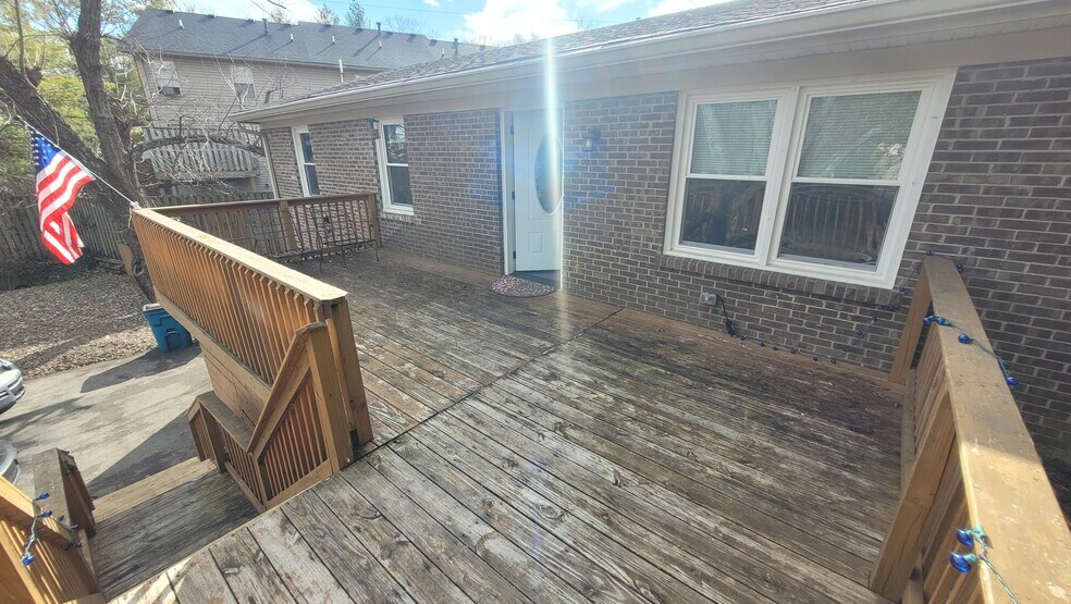 Building Photo - 400 N Third Ave